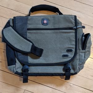 Swiss Gear green canvas satchel messenger bag